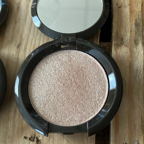 Bundle of 3 Becca face highlighters - Picture 7 of 8